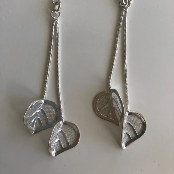 Sweet Valentine Heart-Shaped Leaves Dangle from Silver-Toned Earrings - Picture 3 of 7